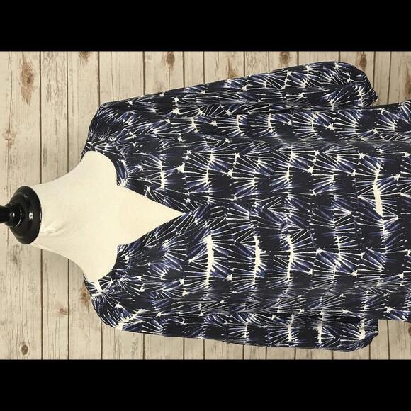 Cynthia Rowley boho blue/white tie-dye print split V-neck silk blouse Size Small - Picture 2 of 6